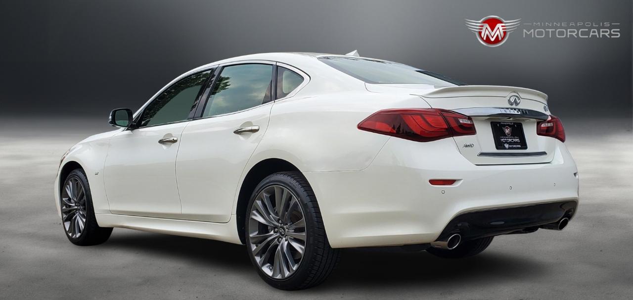 Infiniti Q70  2016