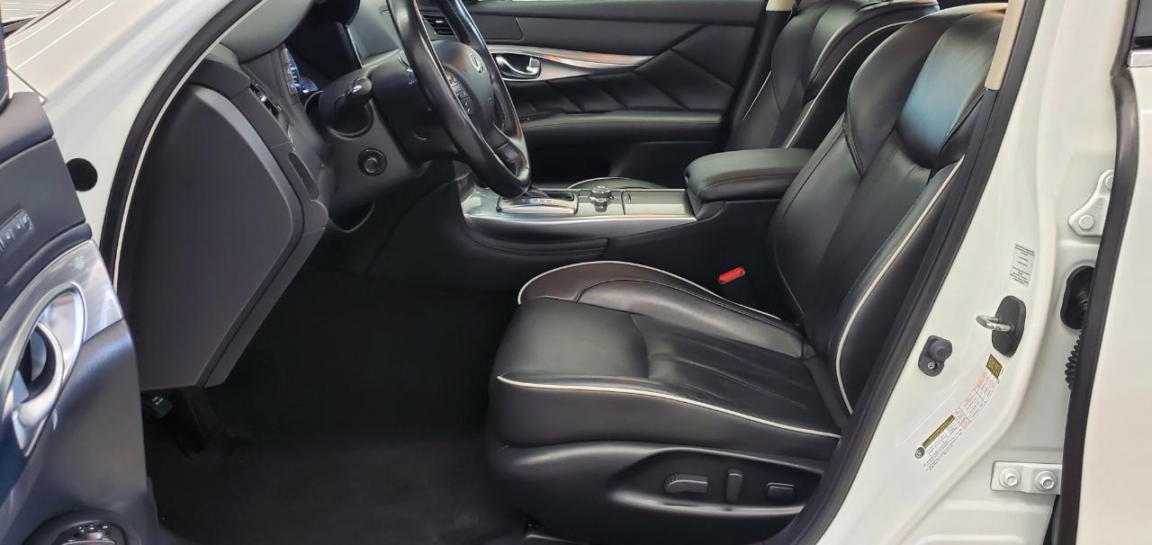Infiniti Q70  2016