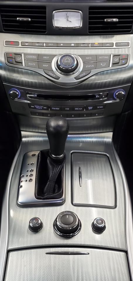 Infiniti Q70  2016