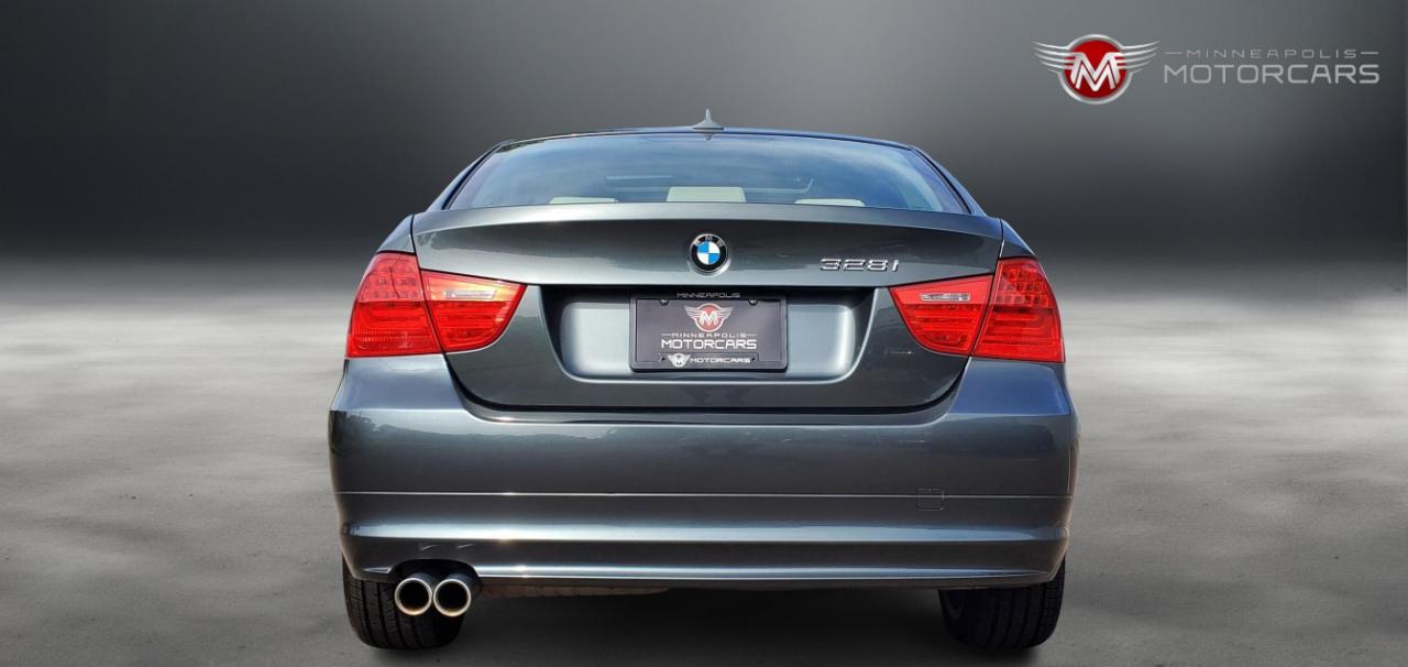 BMW 3-Series 328i xDrive 2011