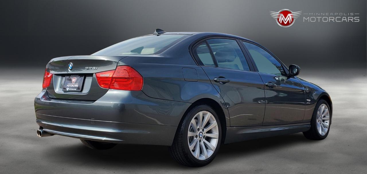 BMW 3-Series 328i xDrive 2011