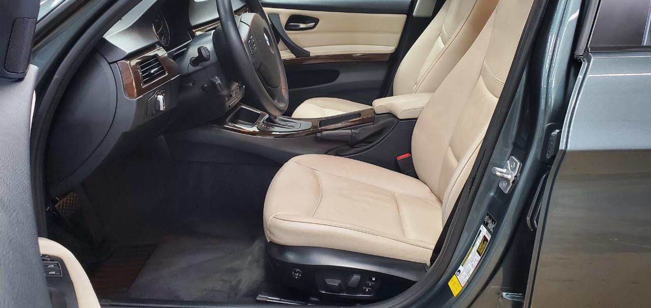 BMW 3-Series 328i xDrive 2011