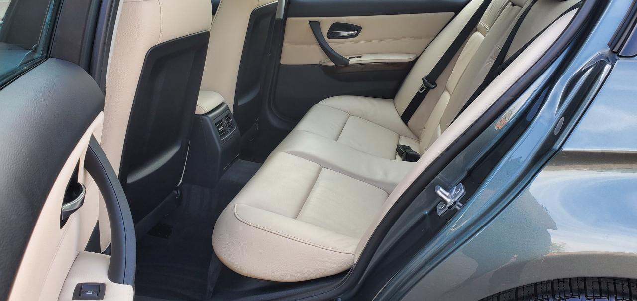 BMW 3-Series 328i xDrive 2011