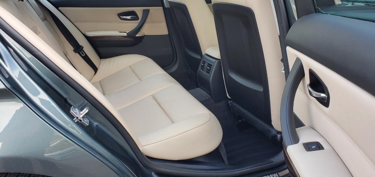 BMW 3-Series 328i xDrive 2011