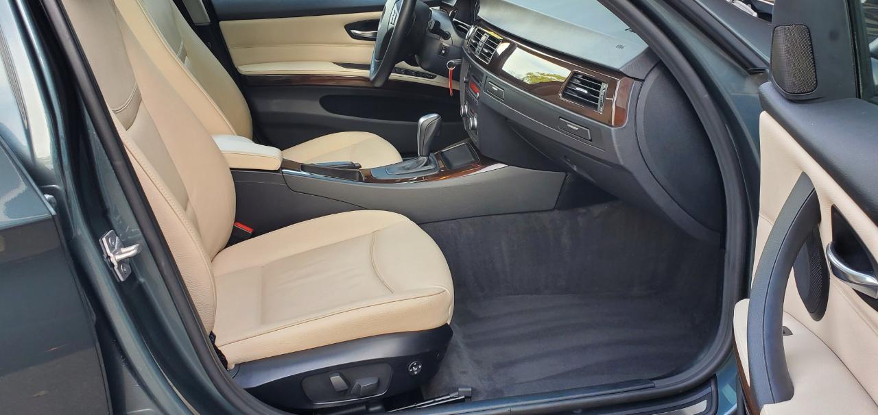 BMW 3-Series 328i xDrive 2011