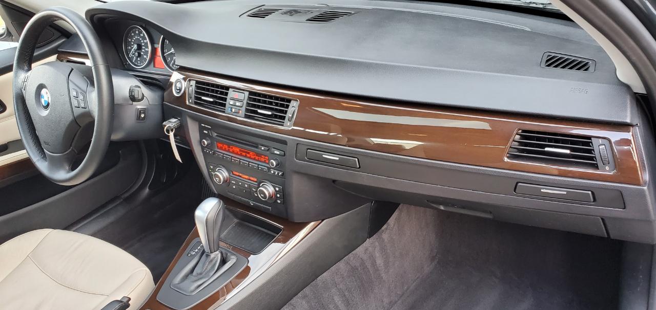 BMW 3-Series 328i xDrive 2011