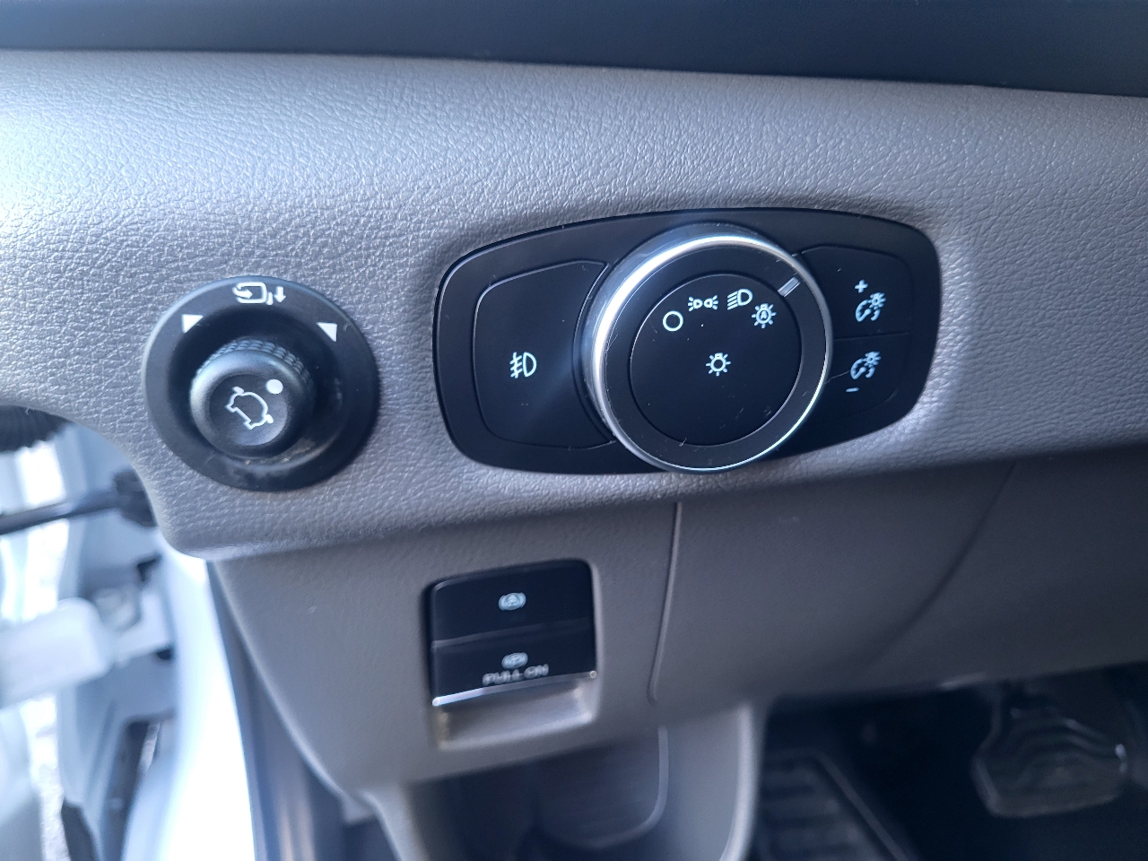 Ford Transit 350 Wagon Low Roof XLT w/Sliding Pass. 148-in. WB 2022 Ford Transit 350 Wagon Low Roof XLT w/Sliding Pass. 148-in. WB 2022