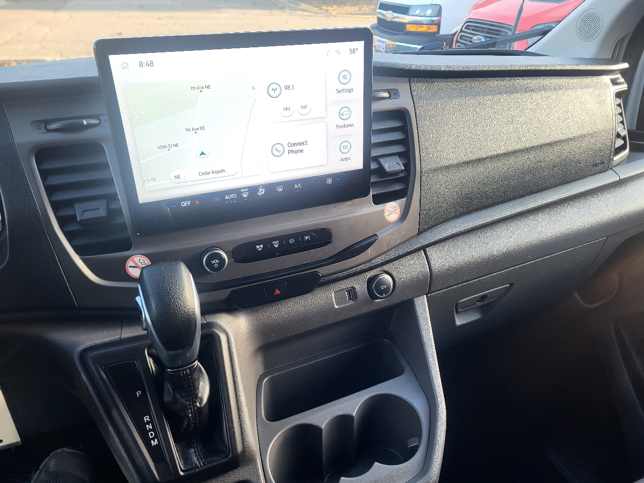 Ford Transit 350 Wagon Low Roof XLT w/Sliding Pass. 148-in. WB 2022 Ford Transit 350 Wagon Low Roof XLT w/Sliding Pass. 148-in. WB 2022