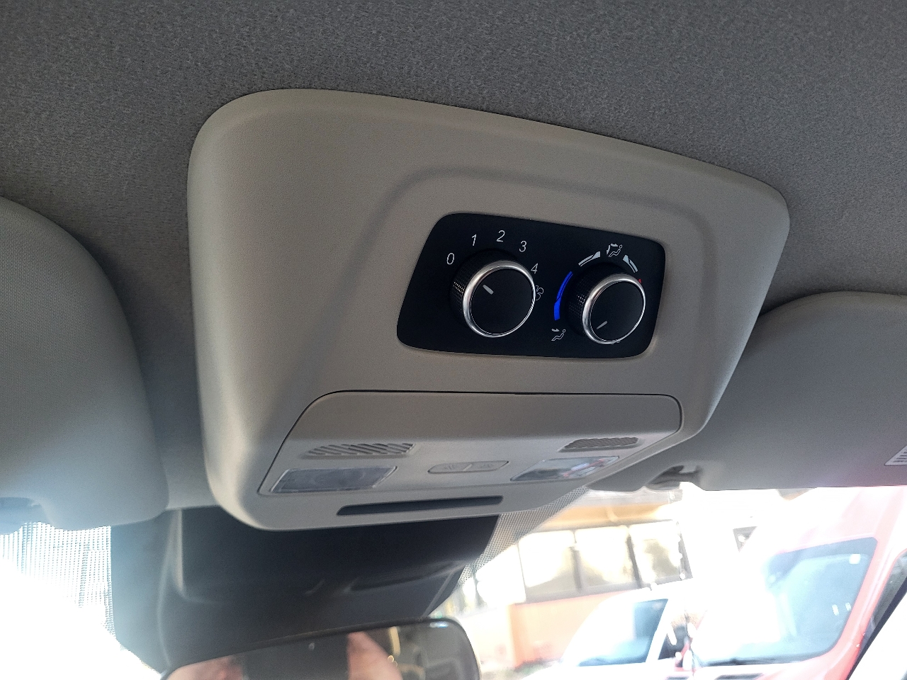 Ford Transit 350 Wagon Low Roof XLT w/Sliding Pass. 148-in. WB 2022 Ford Transit 350 Wagon Low Roof XLT w/Sliding Pass. 148-in. WB 2022