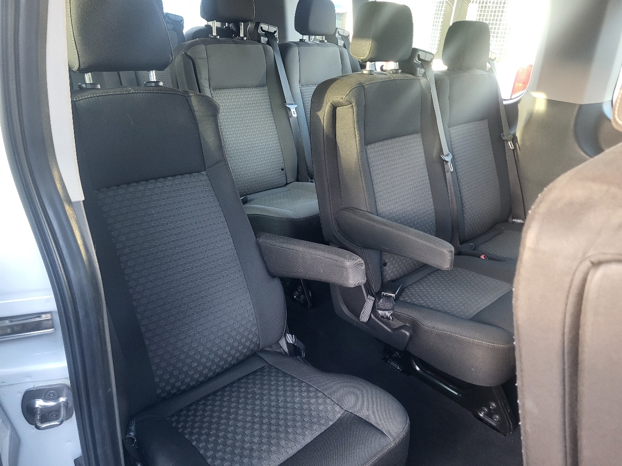 Ford Transit 350 Wagon Low Roof XLT w/Sliding Pass. 148-in. WB 2022 Ford Transit 350 Wagon Low Roof XLT w/Sliding Pass. 148-in. WB 2022