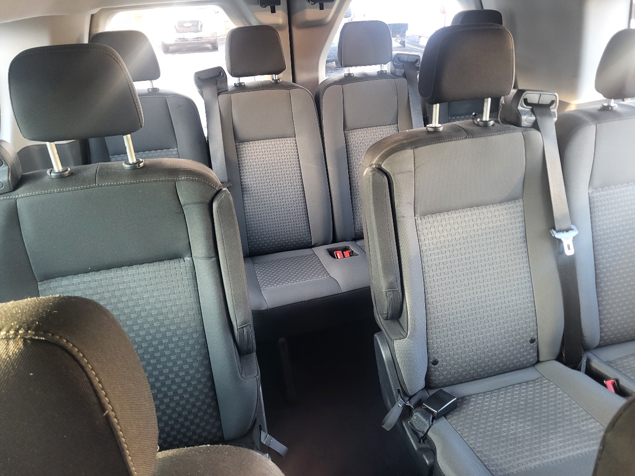 Ford Transit 350 Wagon Low Roof XLT w/Sliding Pass. 148-in. WB 2022 Ford Transit 350 Wagon Low Roof XLT w/Sliding Pass. 148-in. WB 2022