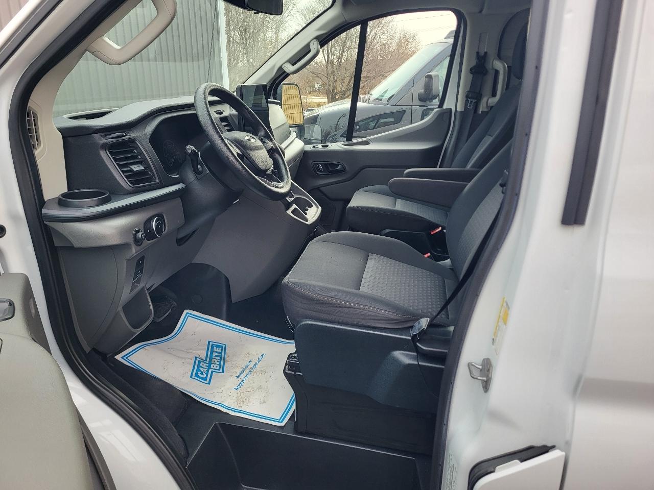 Ford Transit 350 Wagon Low Roof XLT w/Sliding Pass. 148-in. WB 2022