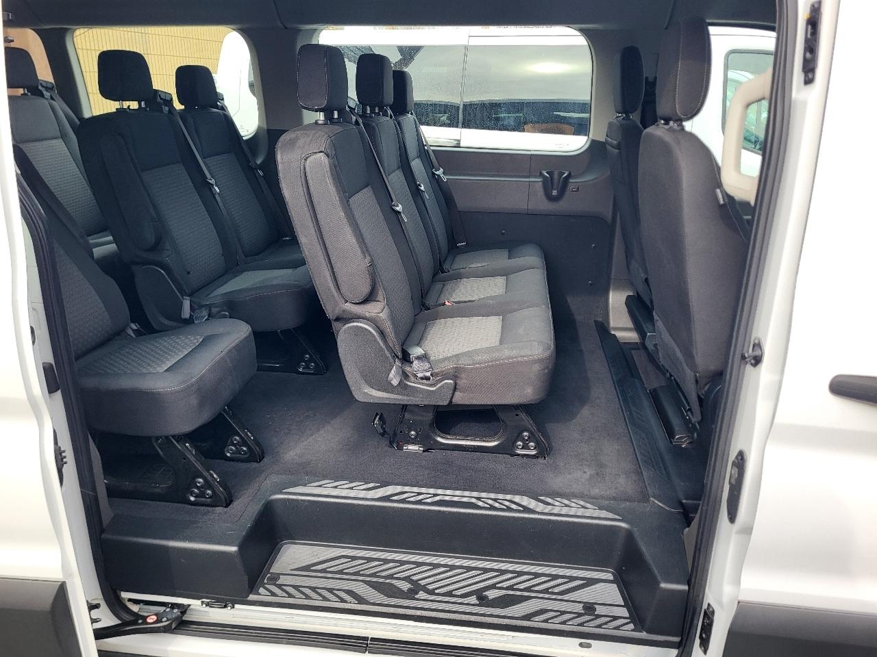 Ford Transit 350 Wagon Low Roof XLT w/Sliding Pass. 148-in. WB 2022