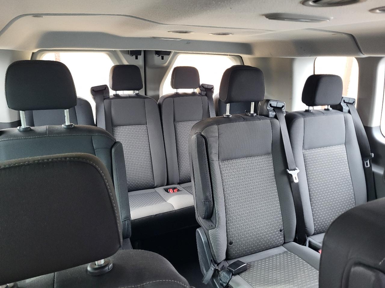 Ford Transit 350 Wagon Low Roof XLT w/Sliding Pass. 148-in. WB 2022