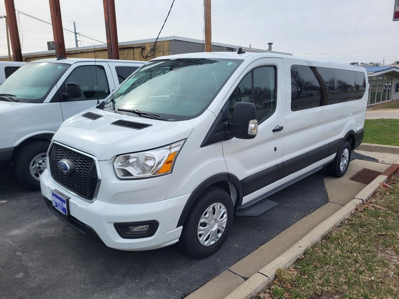 Ford Transit 350 Wagon Low Roof XLT w/Sliding Pass. 148-in. WB 2022