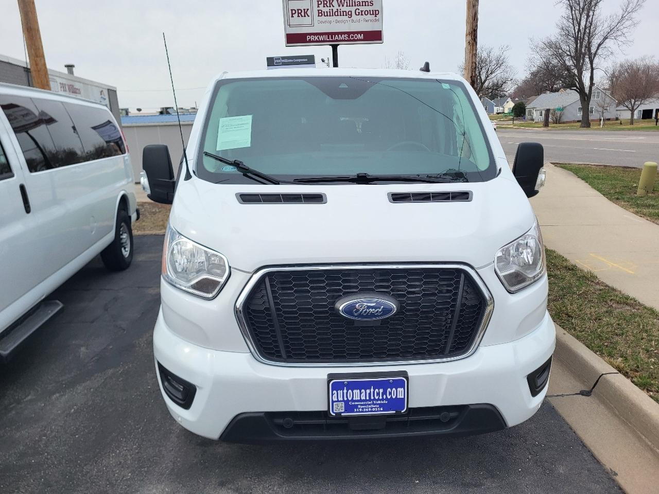 Ford Transit 350 Wagon Low Roof XLT w/Sliding Pass. 148-in. WB 2022