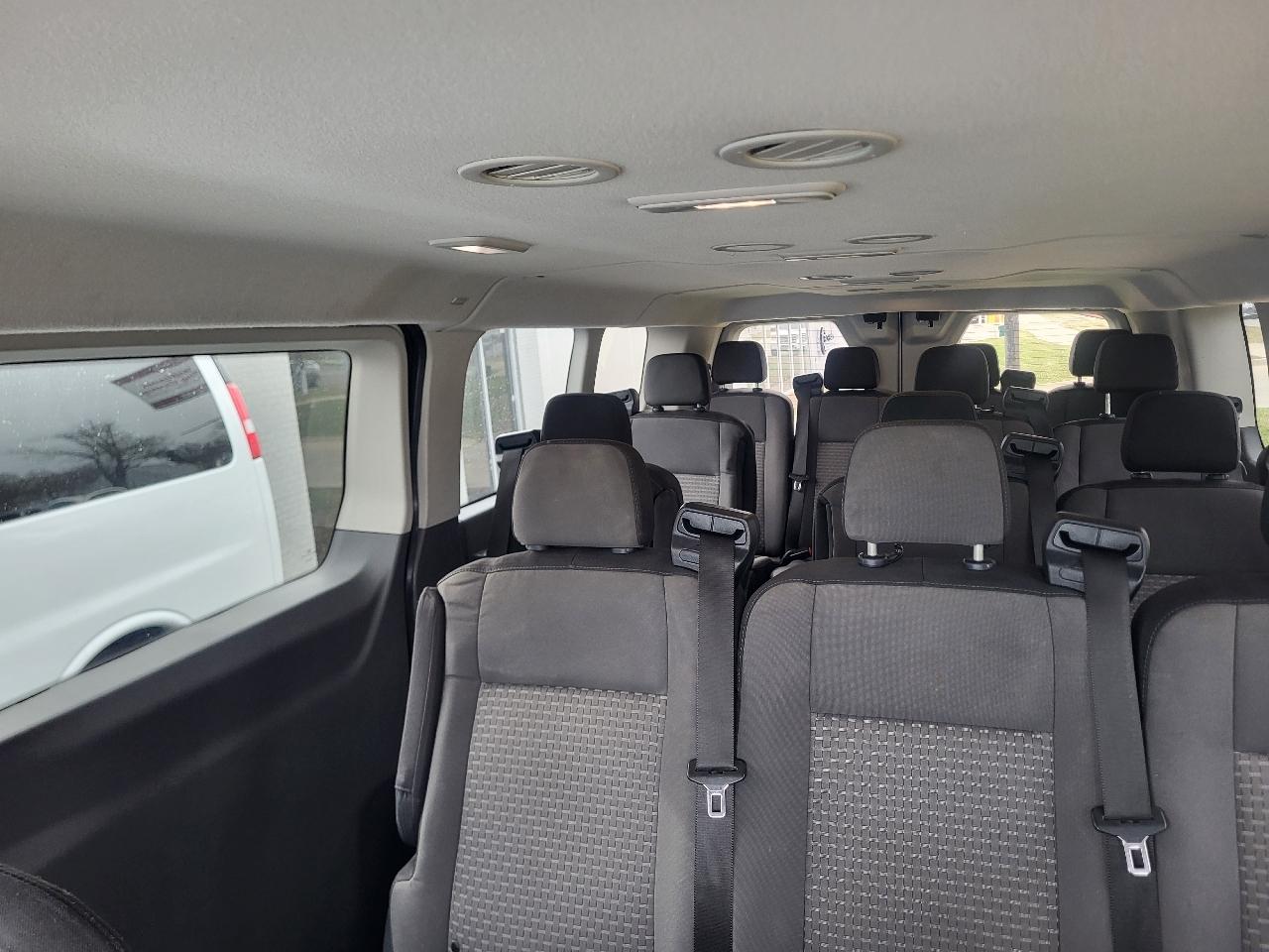 Ford Transit 350 Wagon Low Roof XLT w/Sliding Pass. 148-in. WB 2022