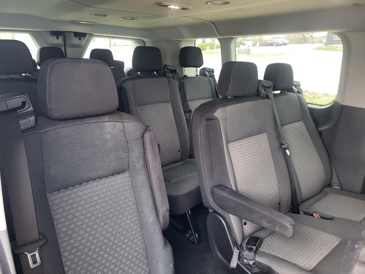 Ford Transit 350 Wagon Low Roof XLT w/Sliding Pass. 148-in. WB 2022