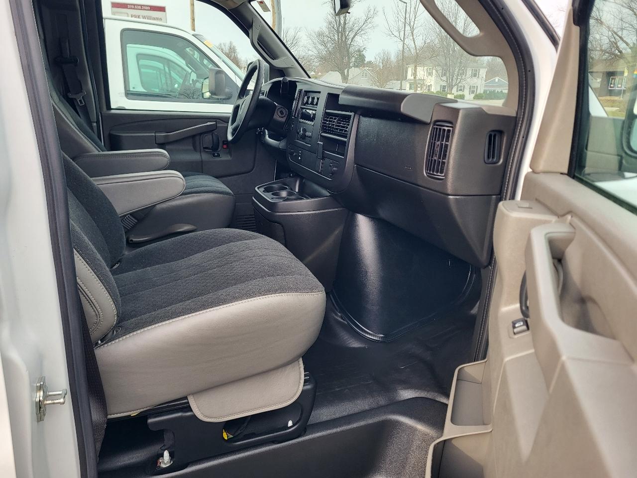 GMC Savana G2500 Cargo 2024