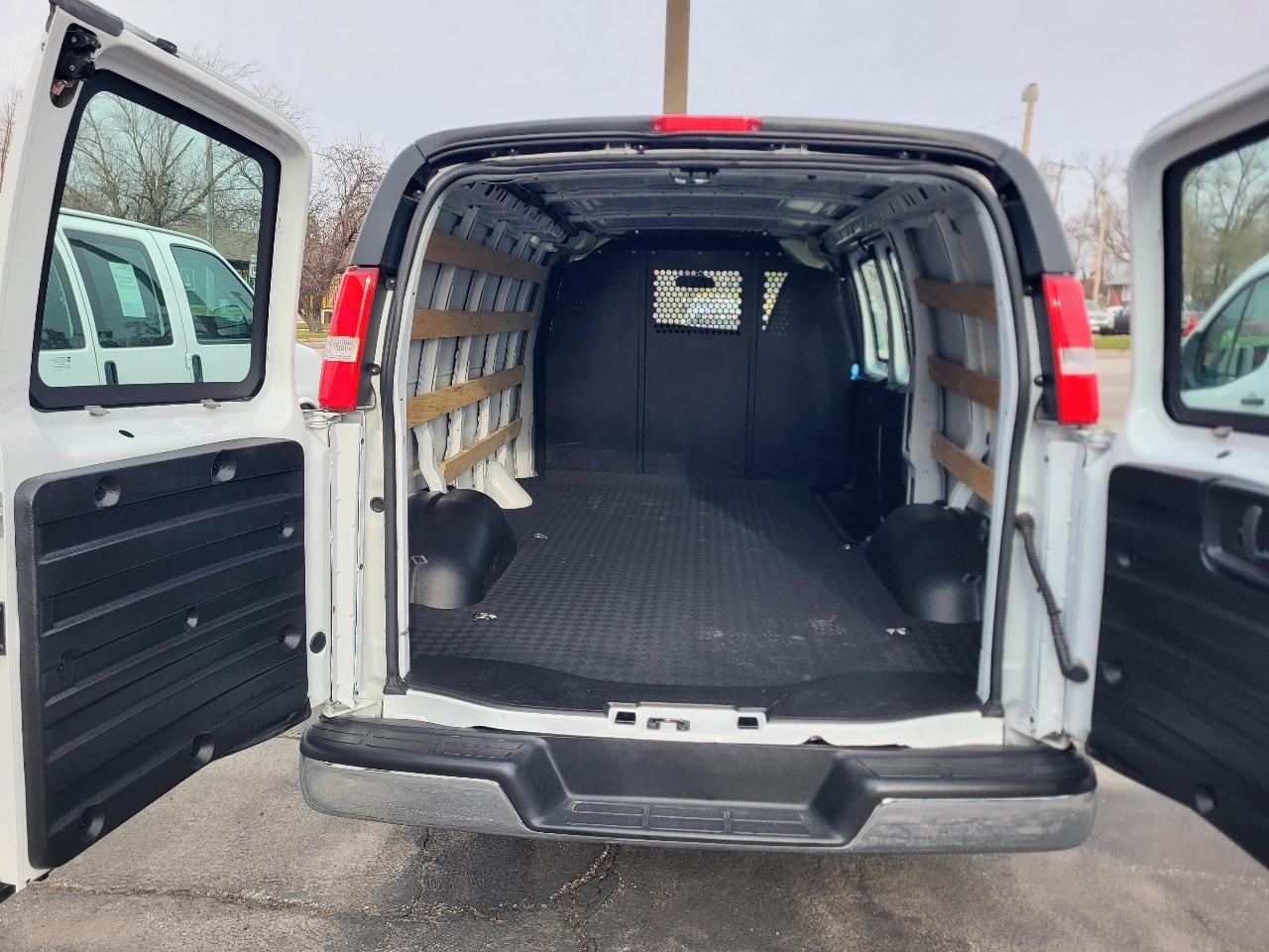 GMC Savana G2500 Cargo 2024