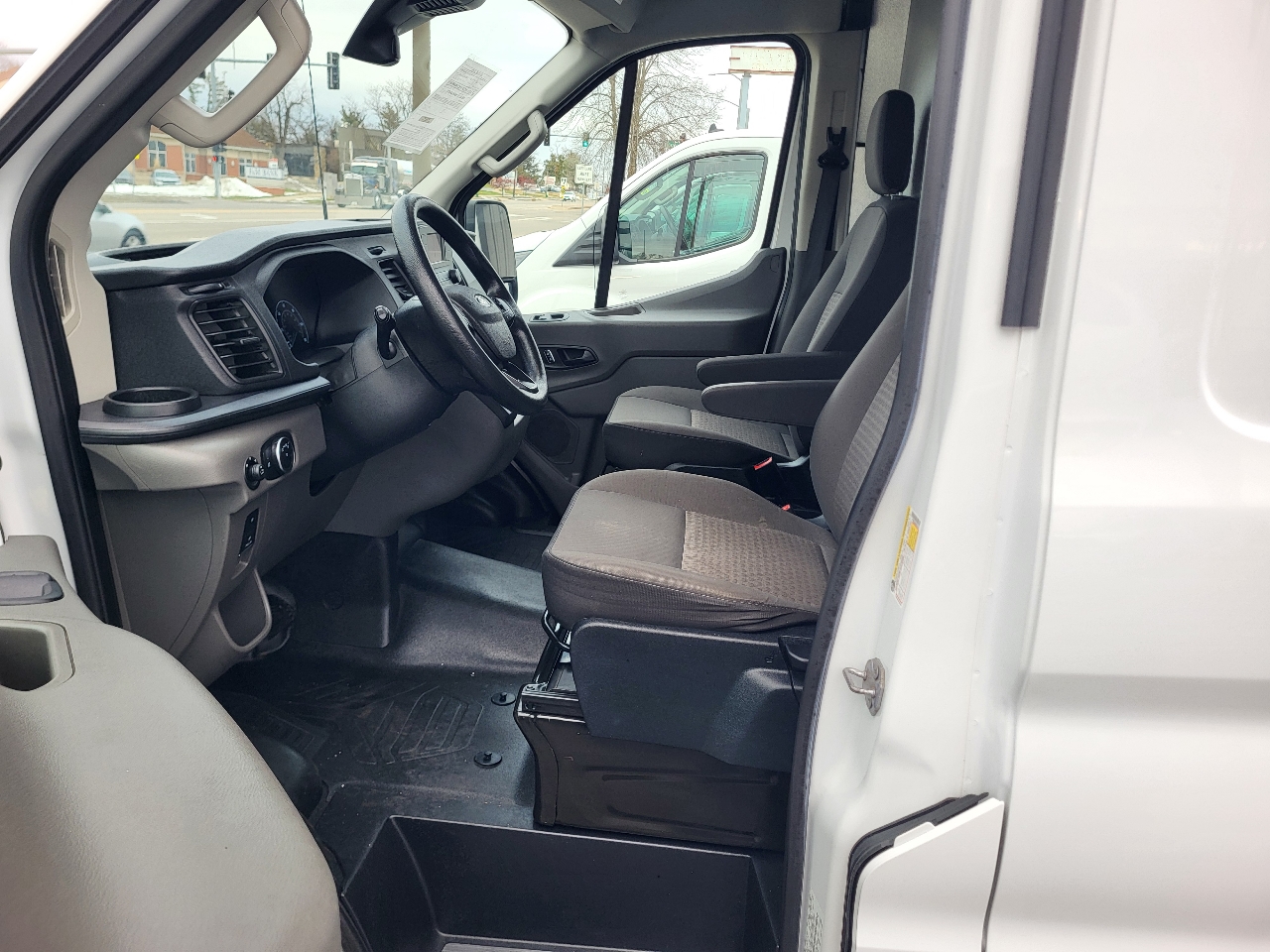 Ford Transit 250 Van Med. Roof w/Sliding Pass. 148-in. WB 2022