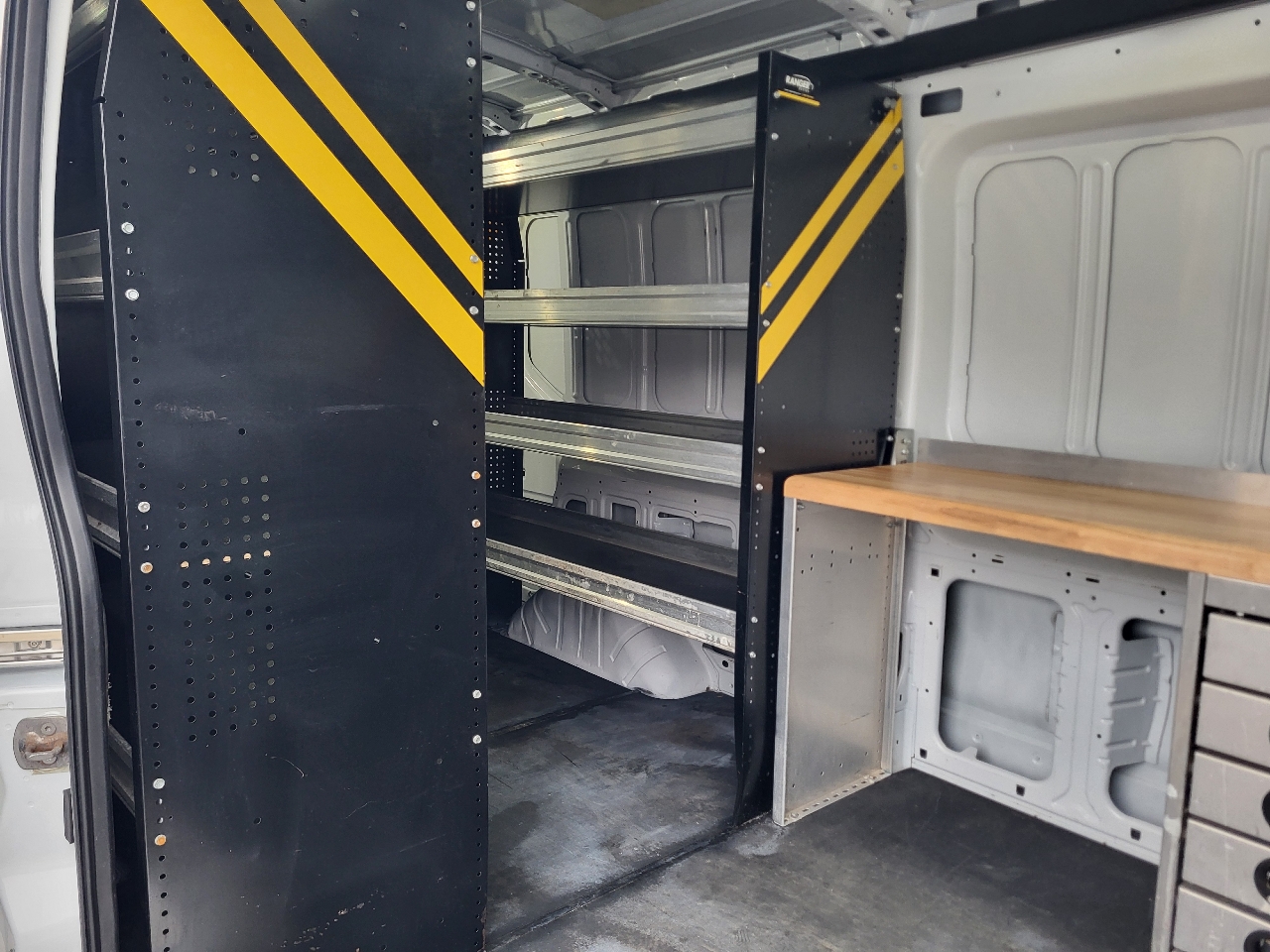 Ford Transit 250 Van Med. Roof w/Sliding Pass. 148-in. WB 2022