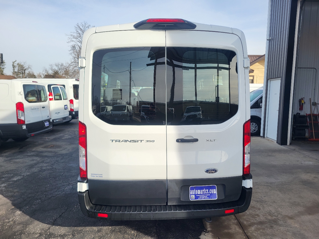 Ford Transit 350 Wagon Med. Roof XLT w/Sliding Pass. 148-in. WB 2022