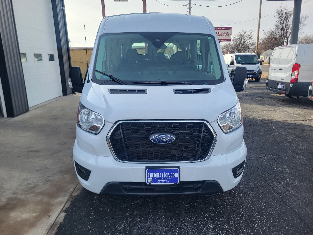 Ford Transit 350 Wagon Med. Roof XLT w/Sliding Pass. 148-in. WB 2022