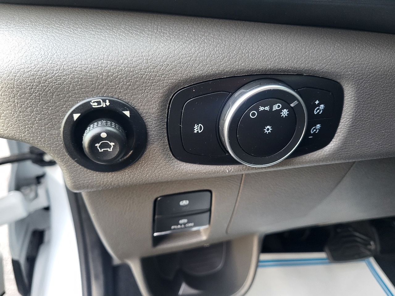 Ford Transit 350 Wagon Med. Roof XLT w/Sliding Pass. 148-in. WB 2022