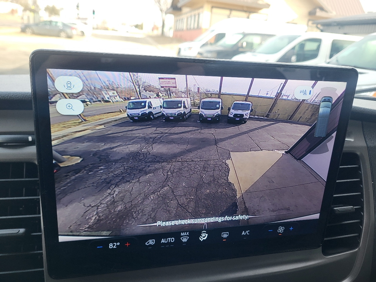 Ford Transit 350 Wagon Med. Roof XLT w/Sliding Pass. 148-in. WB 2022