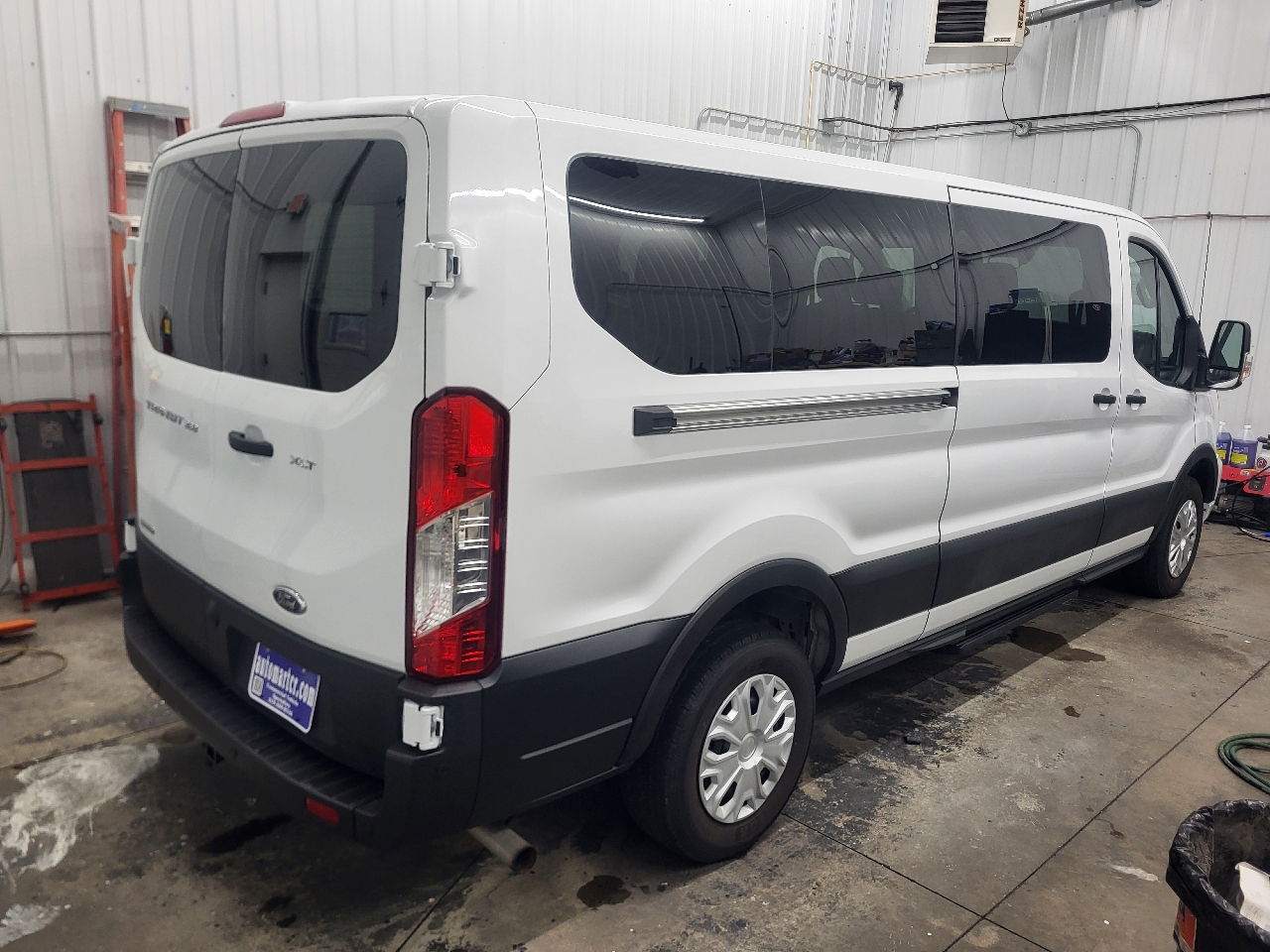 Ford Transit 350 Wagon Low Roof XLT w/Sliding Pass. 148-in. WB 2023