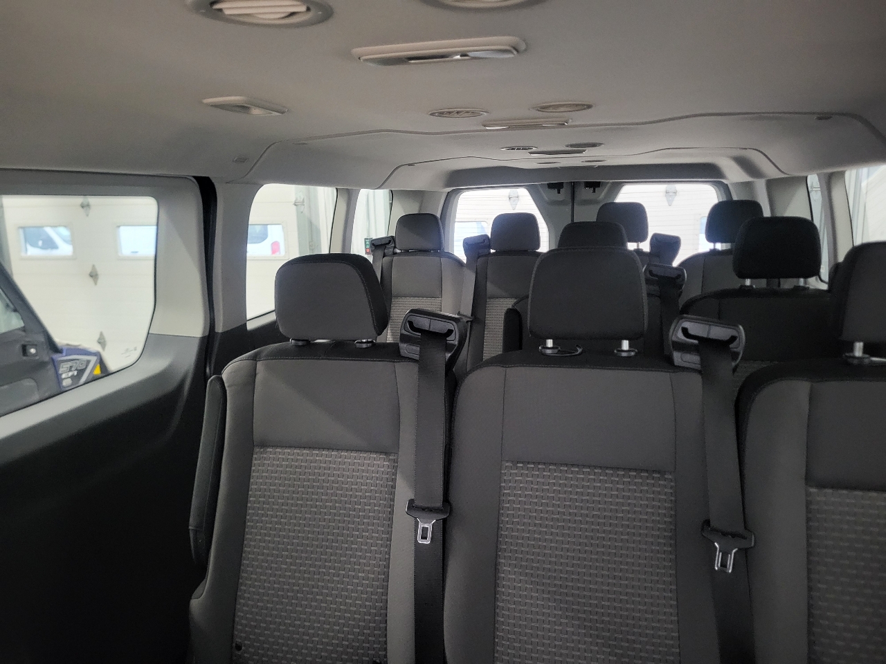 Ford Transit 350 Wagon Low Roof XLT w/Sliding Pass. 148-in. WB 2023