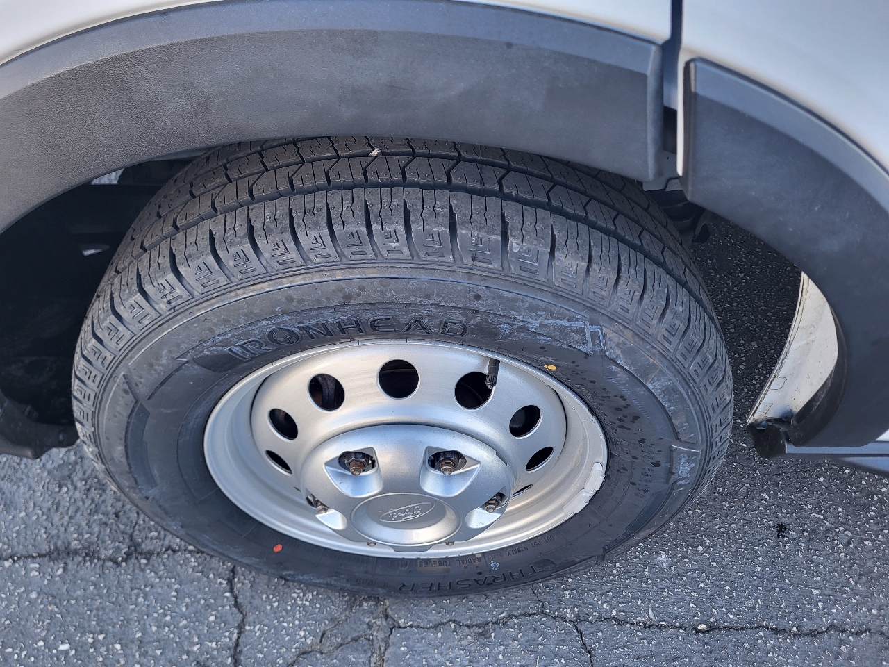 Ford Transit 250 Van Low Roof w/Sliding Pass. 130-in. WB 2022