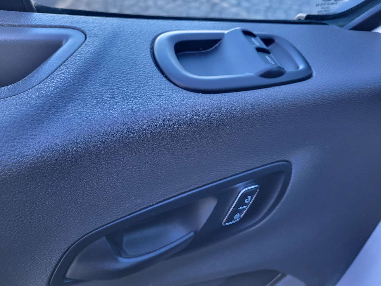 Ford Transit 250 Van Low Roof w/Sliding Pass. 130-in. WB 2022