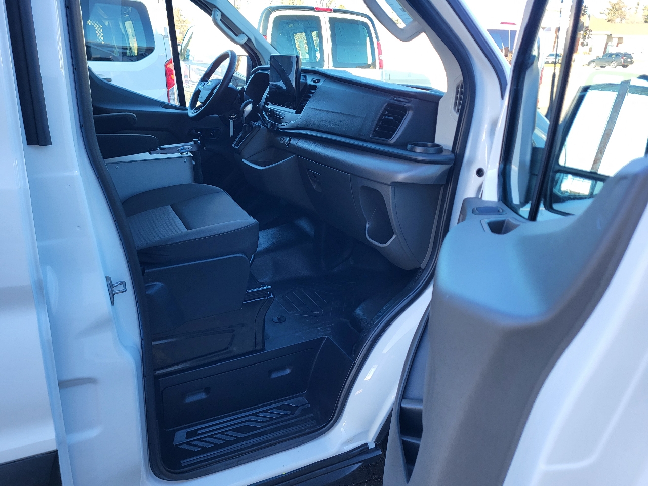 Ford Transit 250 Van Low Roof w/Sliding Pass. 130-in. WB 2022