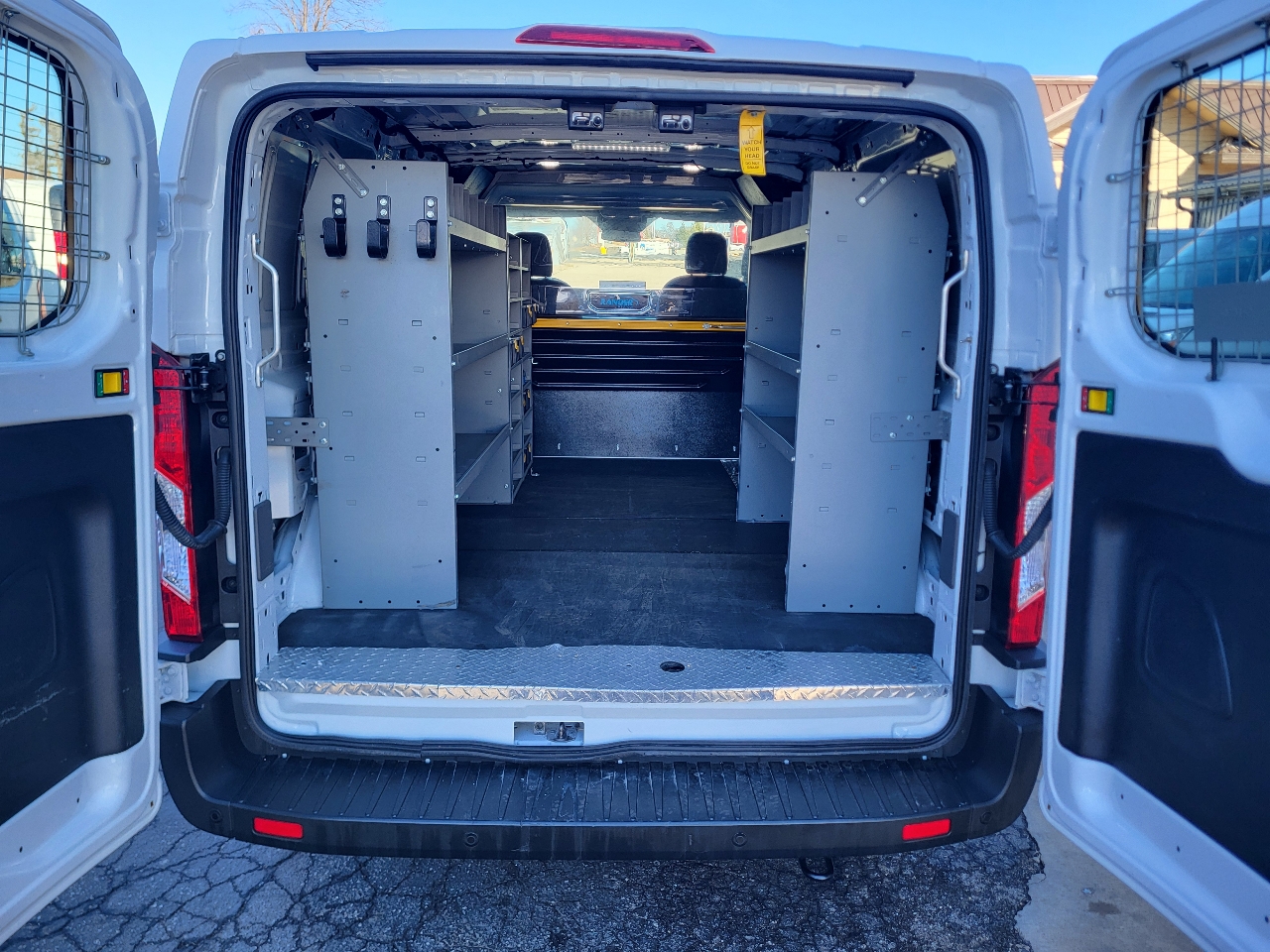 Ford Transit 250 Van Low Roof w/Sliding Pass. 130-in. WB 2022