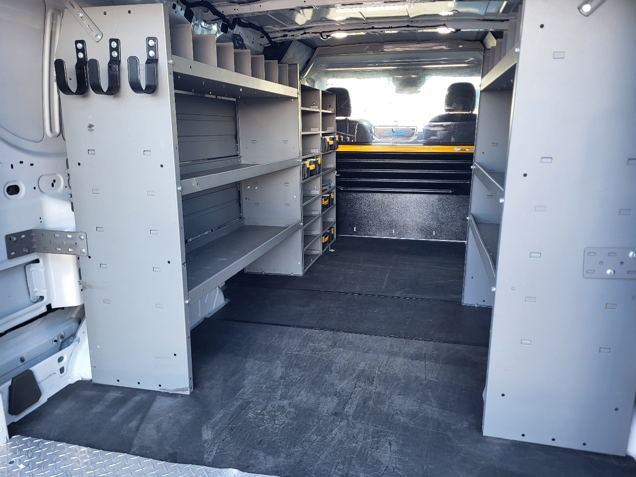 Ford Transit 250 Van Low Roof w/Sliding Pass. 130-in. WB 2022