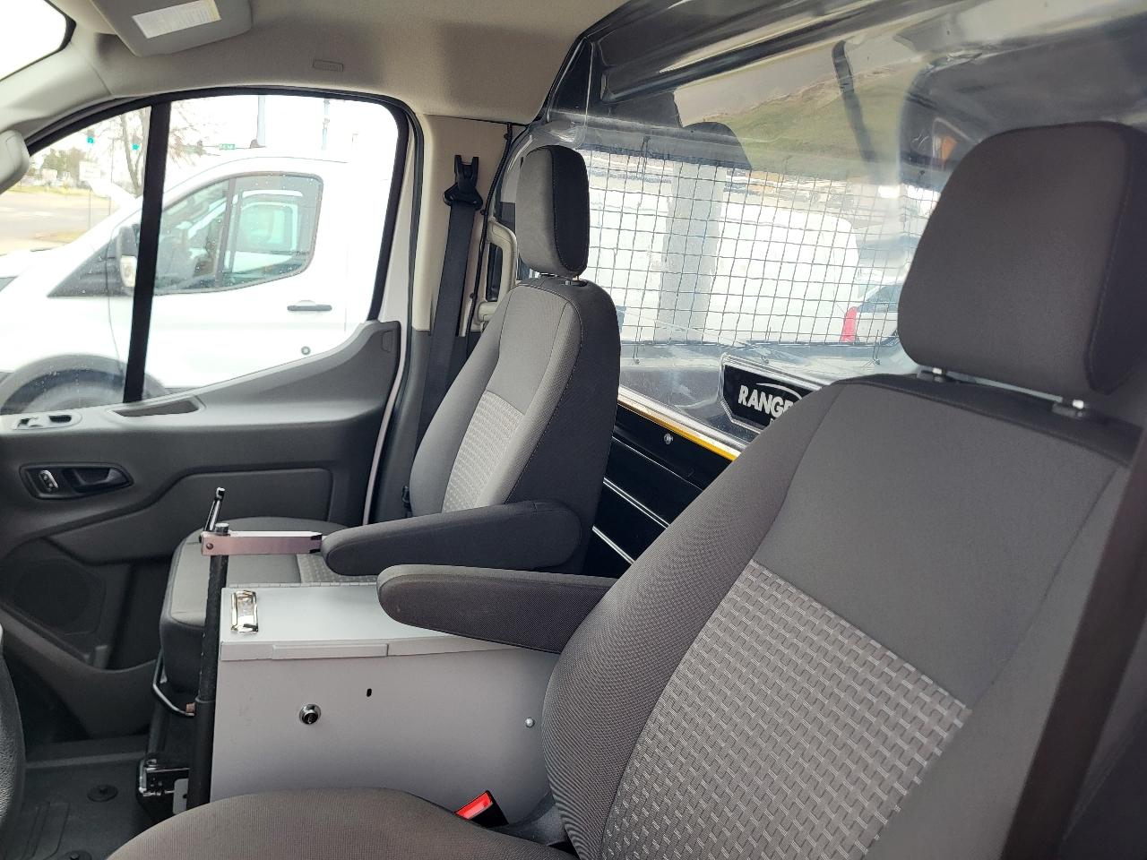 Ford Transit 250 Van Low Roof w/Sliding Pass. 130-in. WB 2022