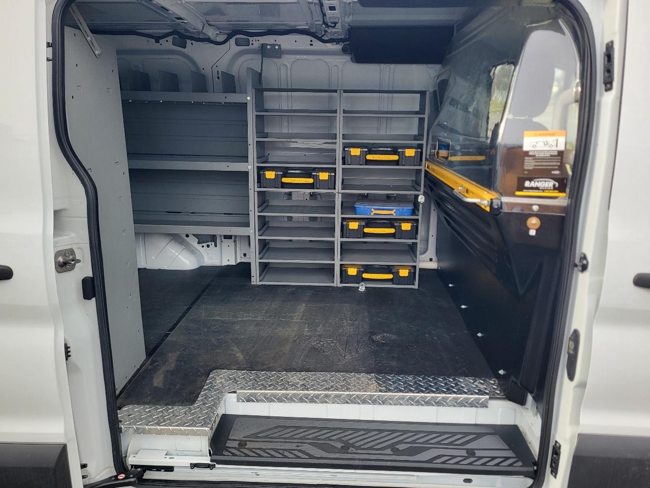 Ford Transit 250 Van Low Roof w/Sliding Pass. 130-in. WB 2022