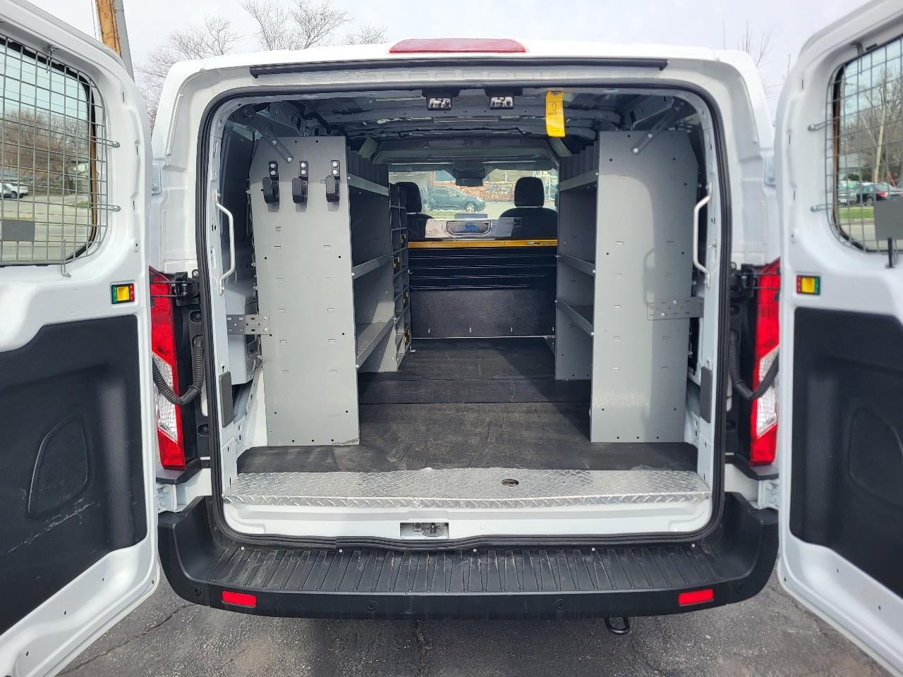 Ford Transit 250 Van Low Roof w/Sliding Pass. 130-in. WB 2022