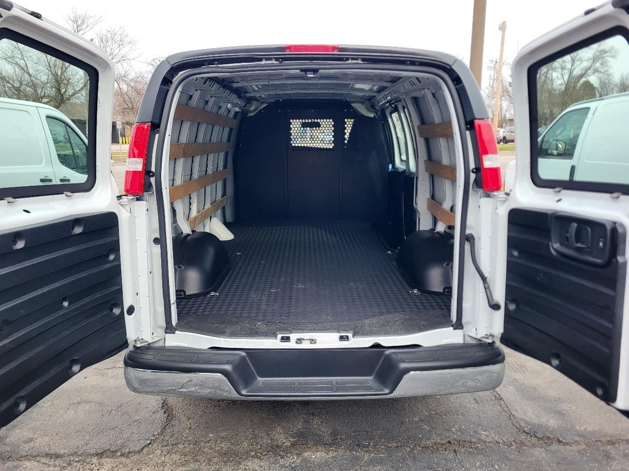 Chevrolet Express 2500 Cargo 2024