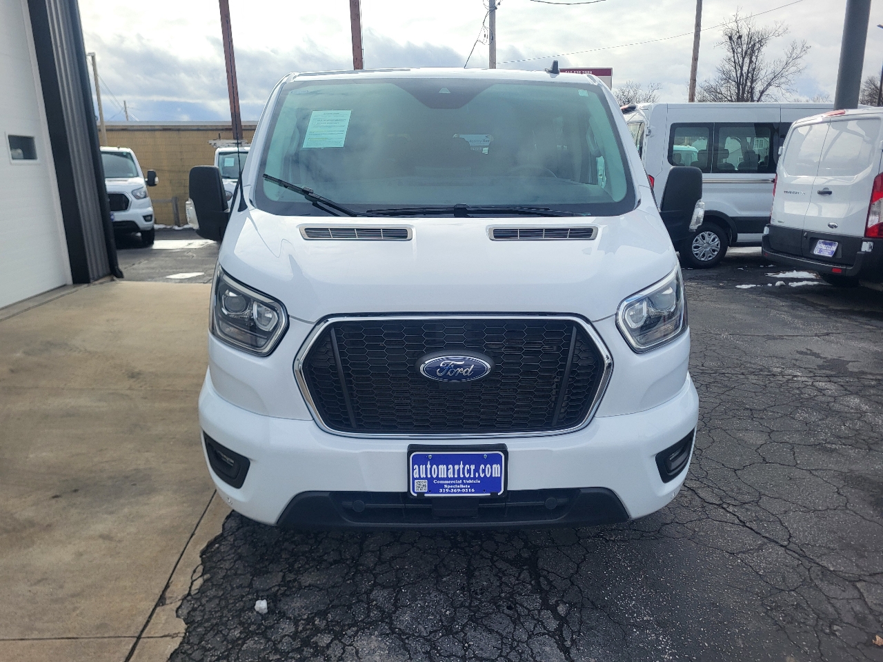 Ford Transit 350 Wagon Low Roof XLT w/Sliding Pass. 148-in. WB 2023