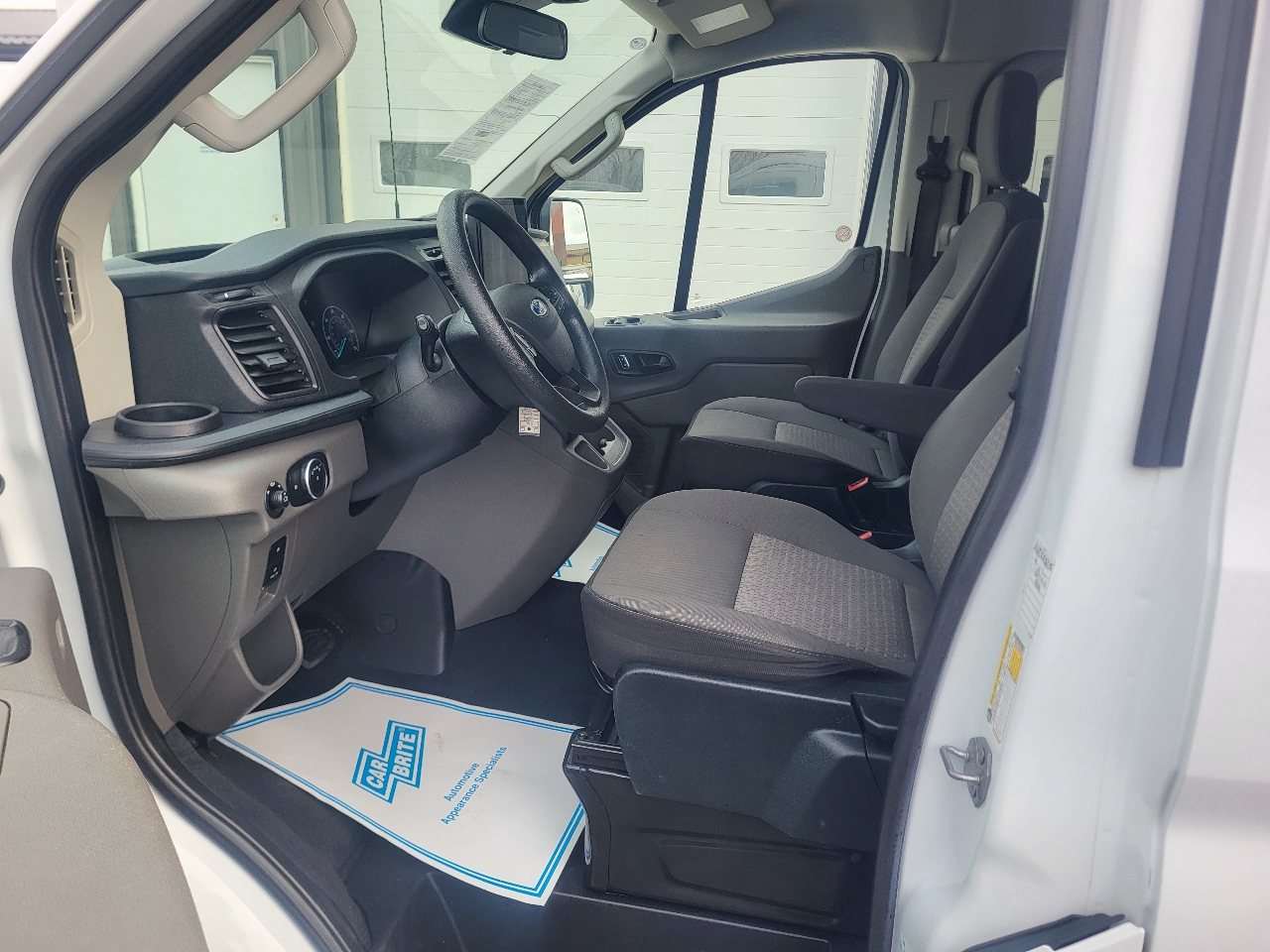 Ford Transit 350 Wagon Low Roof XLT w/Sliding Pass. 148-in. WB 2023