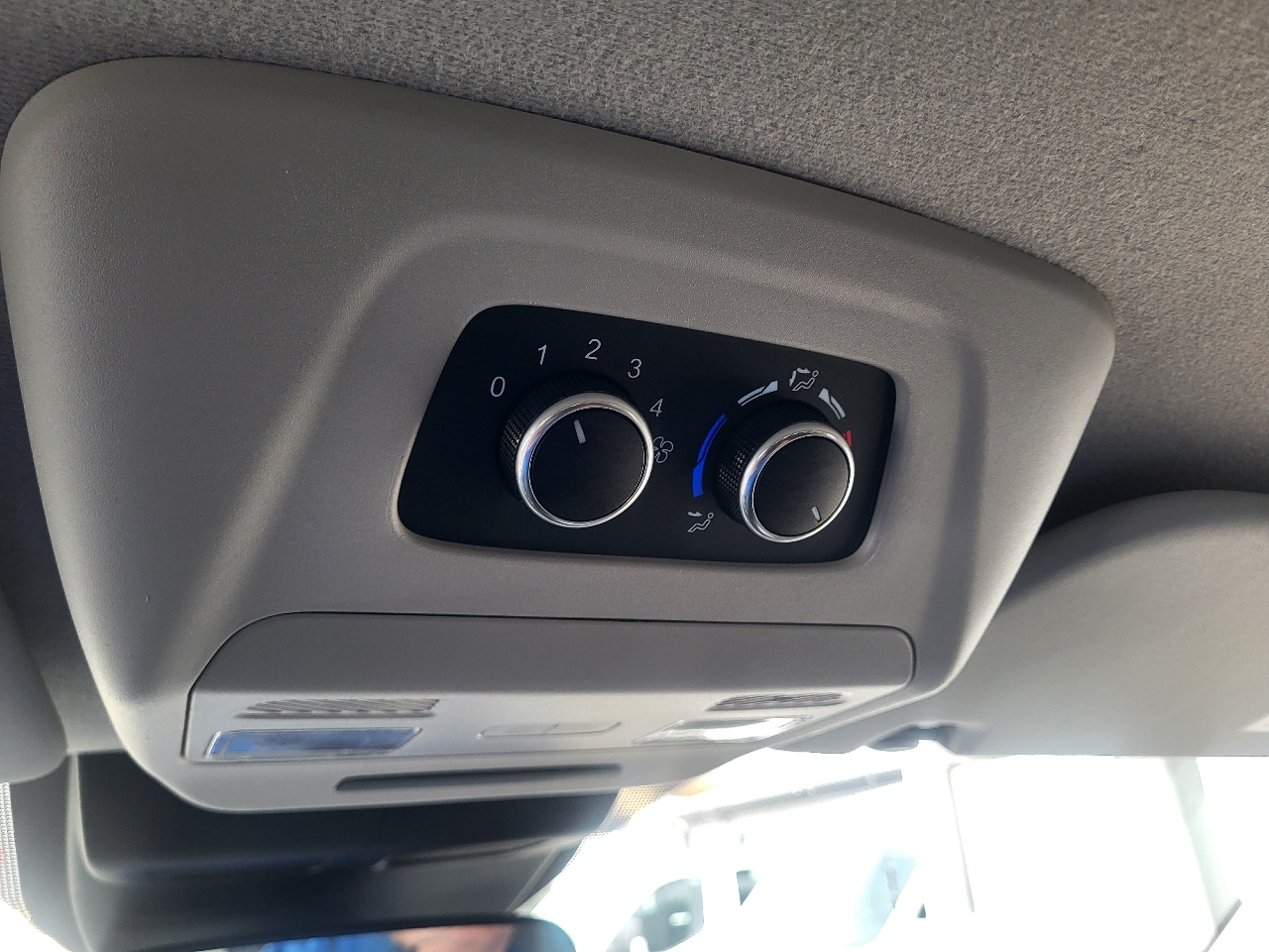 Ford Transit 350 Wagon Low Roof XLT w/Sliding Pass. 148-in. WB 2023