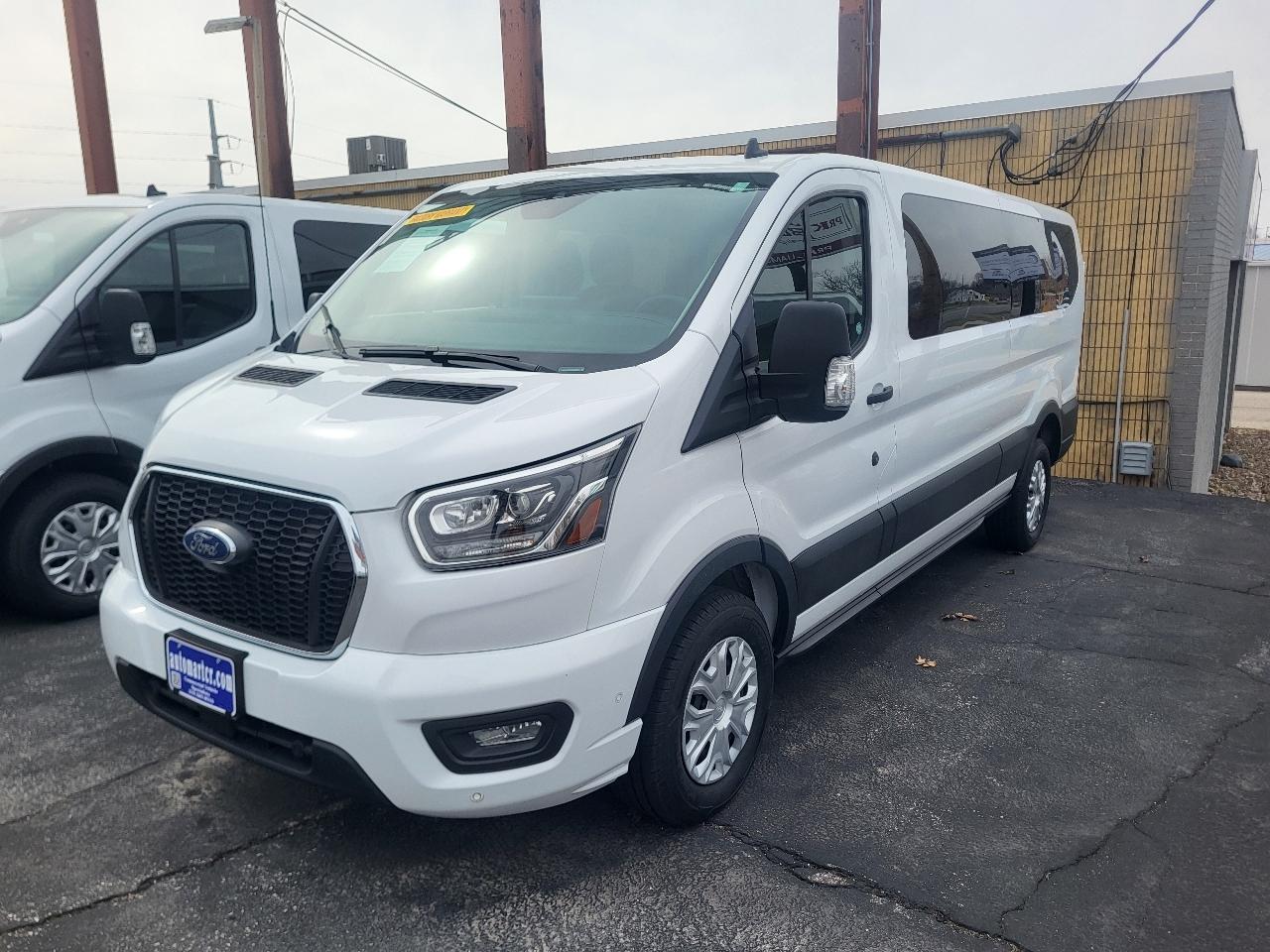 Ford Transit 350 Wagon Low Roof XLT w/Sliding Pass. 148-in. WB 2023