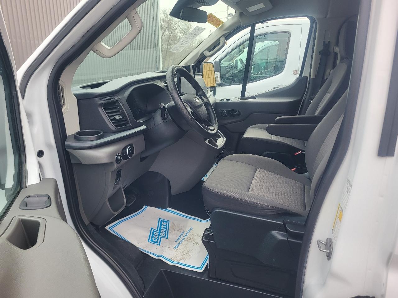 Ford Transit 350 Wagon Low Roof XLT w/Sliding Pass. 148-in. WB 2023