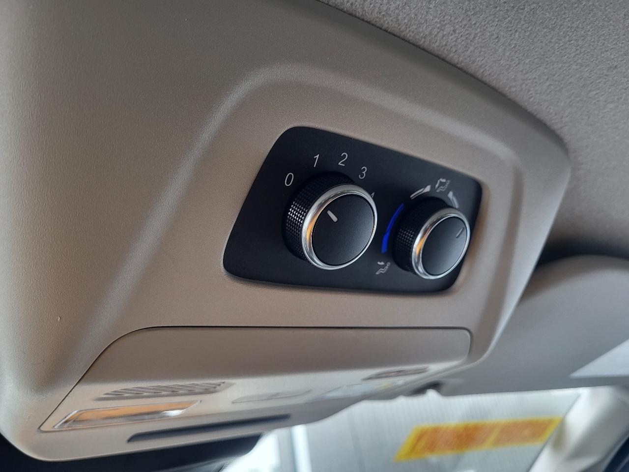 Ford Transit 350 Wagon Low Roof XLT w/Sliding Pass. 148-in. WB 2023