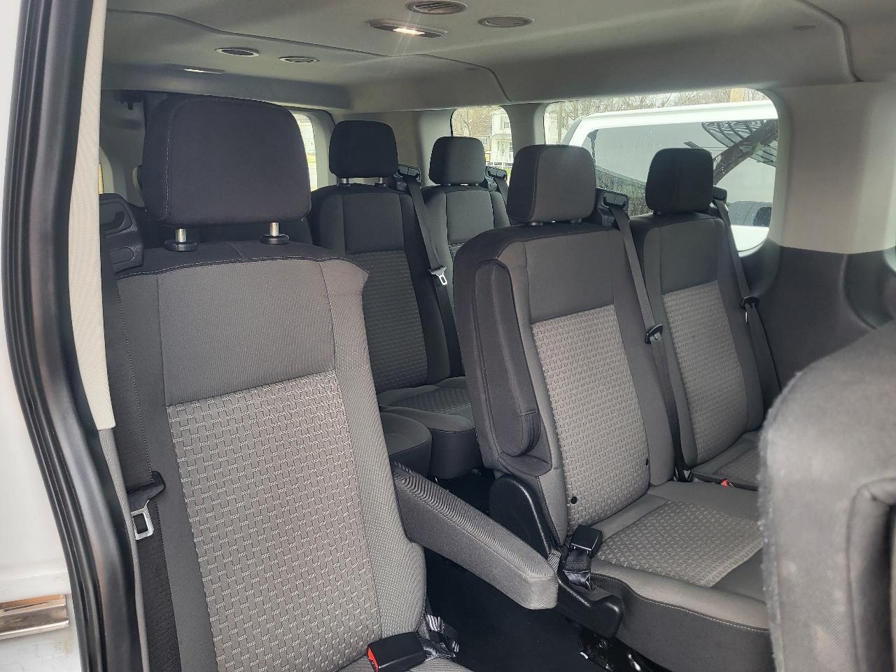 Ford Transit 350 Wagon Low Roof XLT w/Sliding Pass. 148-in. WB 2023