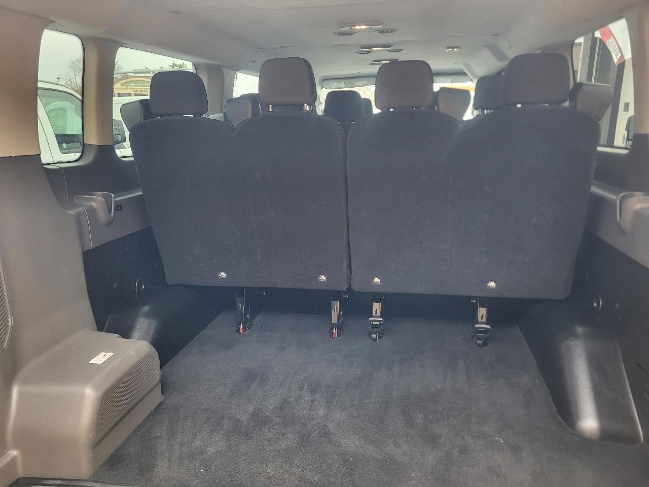 Ford Transit 350 Wagon Low Roof XLT w/Sliding Pass. 148-in. WB 2023