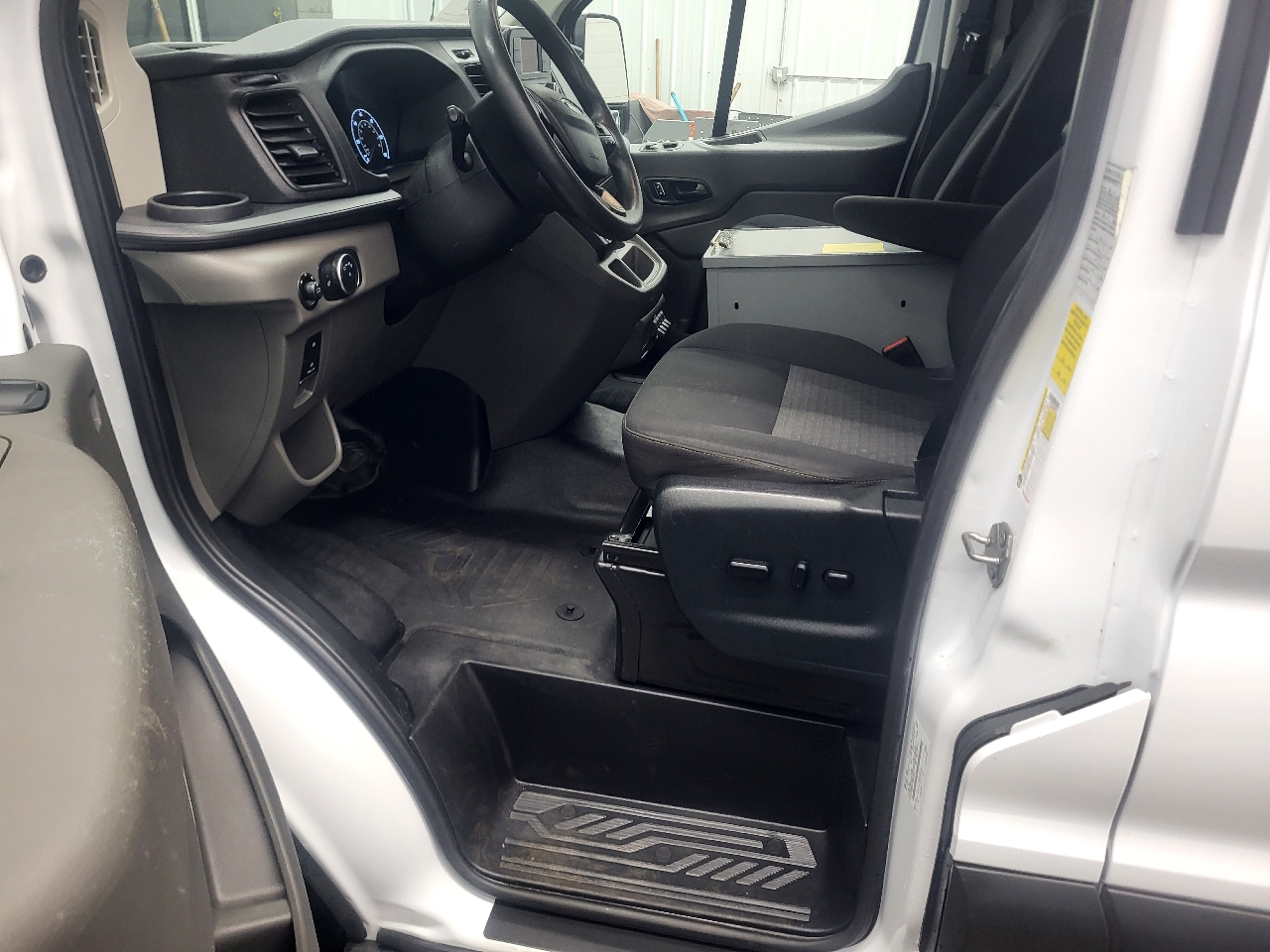 Ford Transit 150 Van Low Roof w/Sliding Pass. 130-in. WB 2023